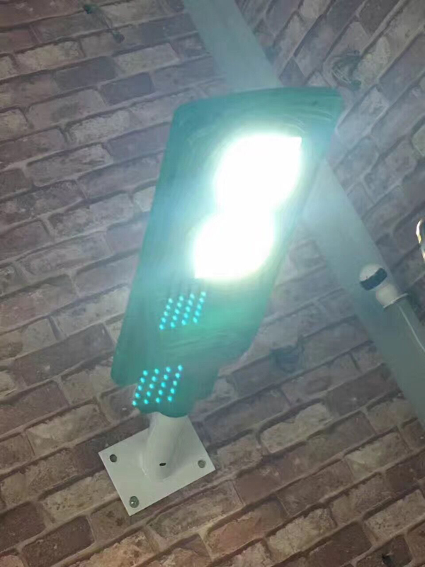 鋰電池太陽(yáng)能路燈5
